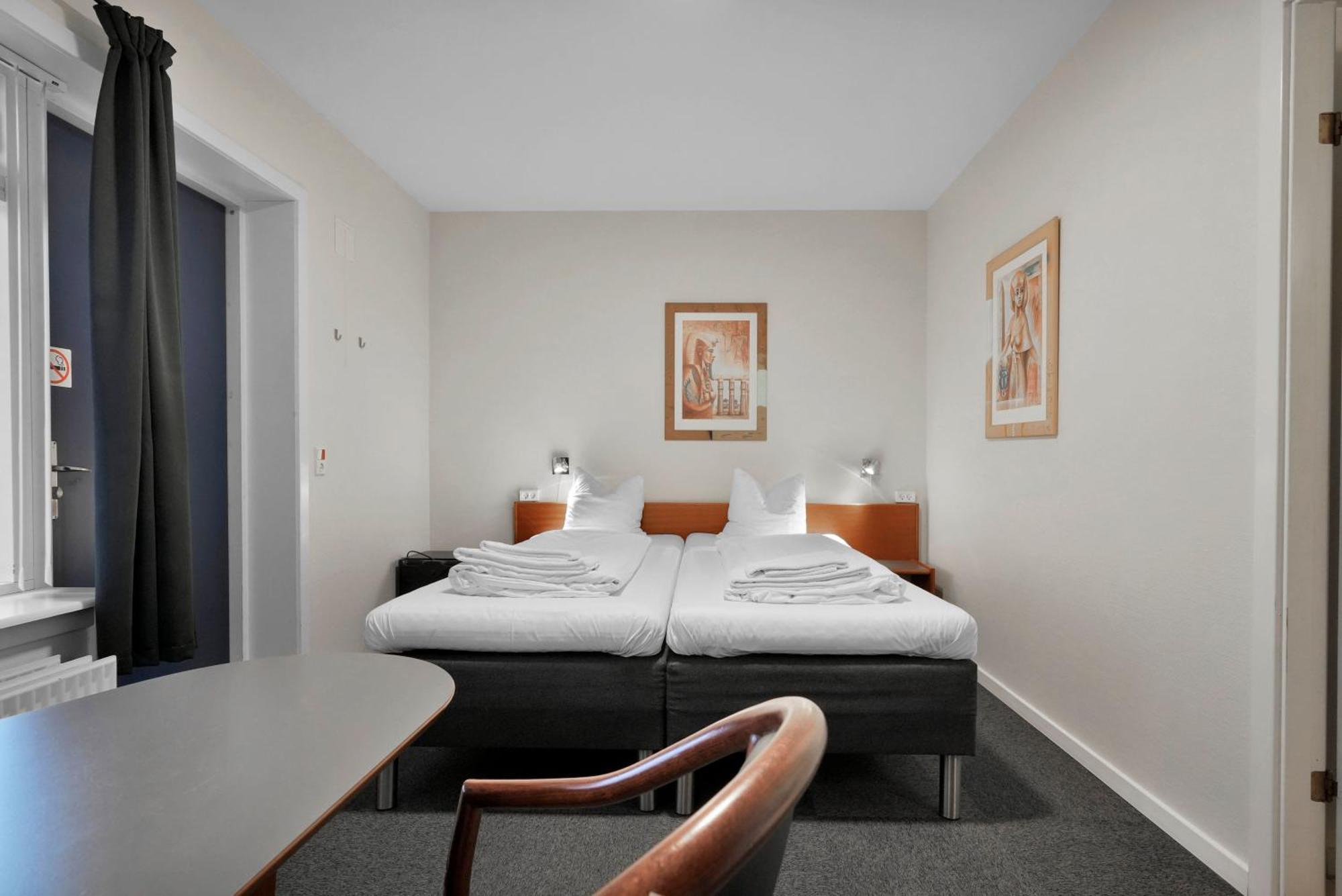 Hotel Варде Екстериор снимка