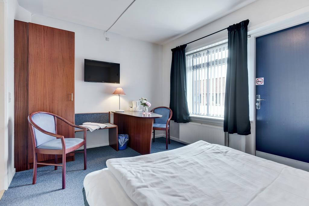 Hotel Варде Екстериор снимка