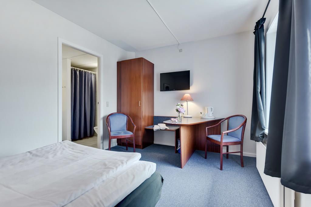 Hotel Варде Екстериор снимка