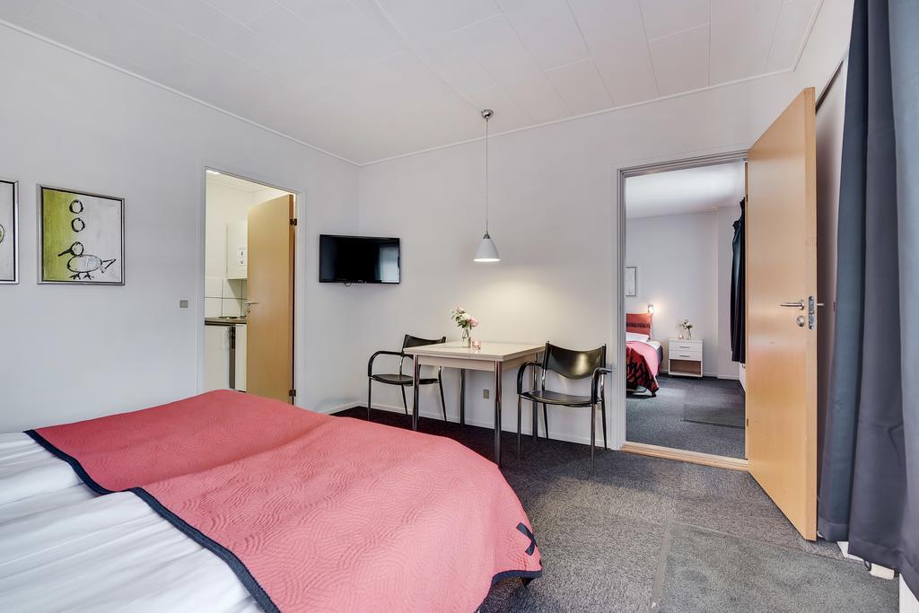 Hotel Варде Екстериор снимка