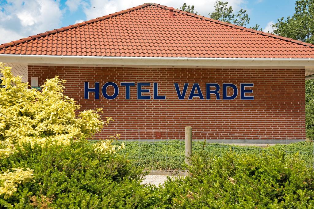 Hotel Варде Екстериор снимка