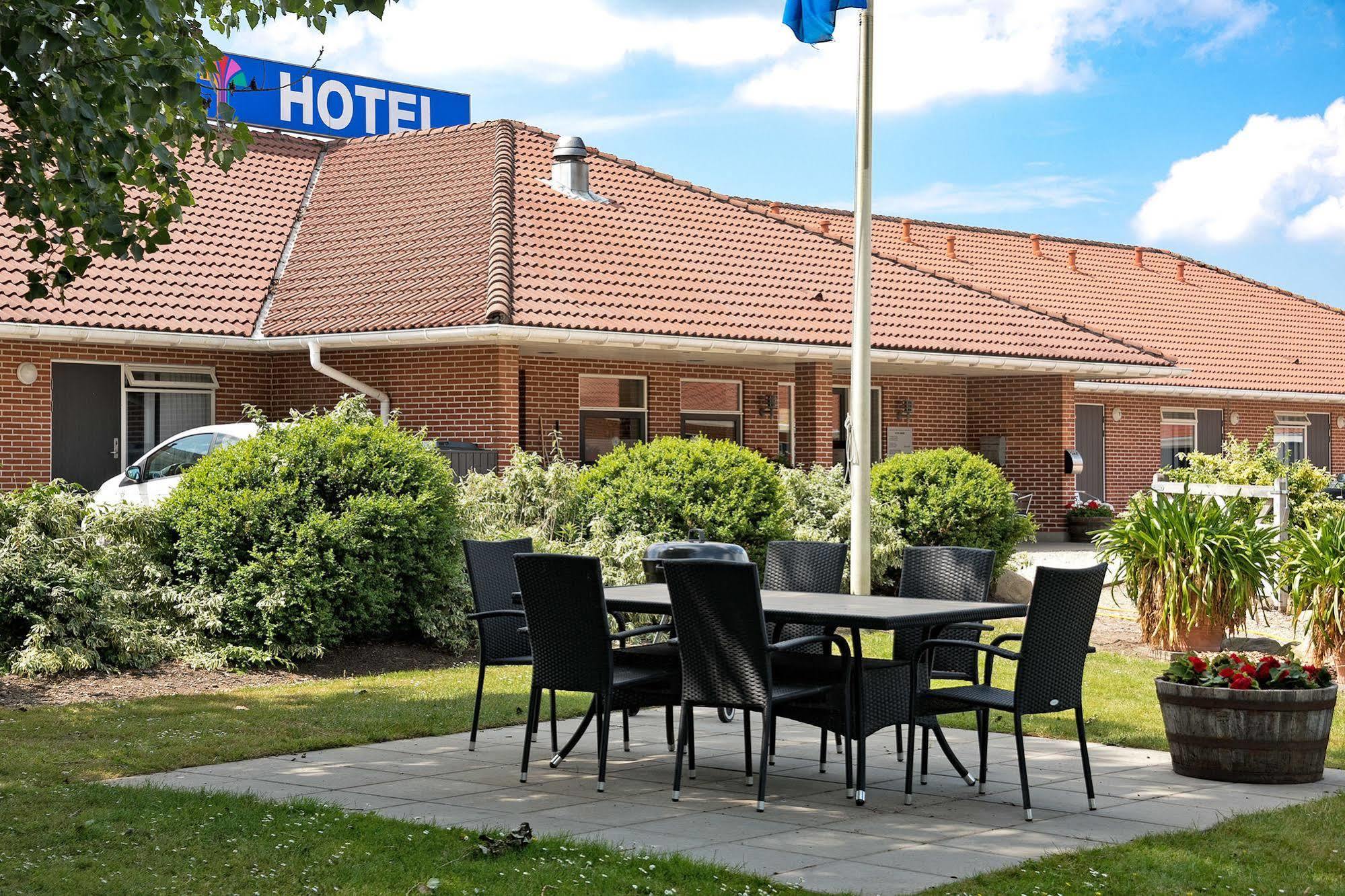 Hotel Варде Екстериор снимка