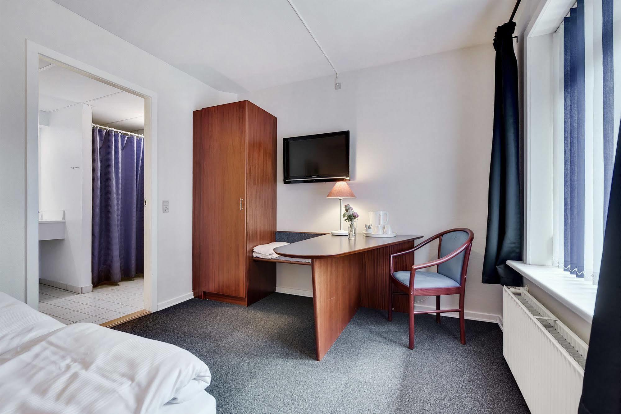 Hotel Варде Екстериор снимка
